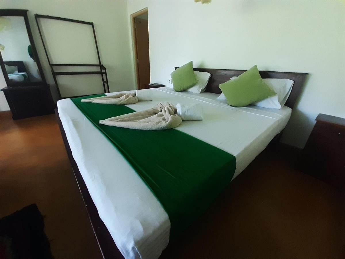 Banana Rest Sigiriya Bed & Breakfast Exterior photo