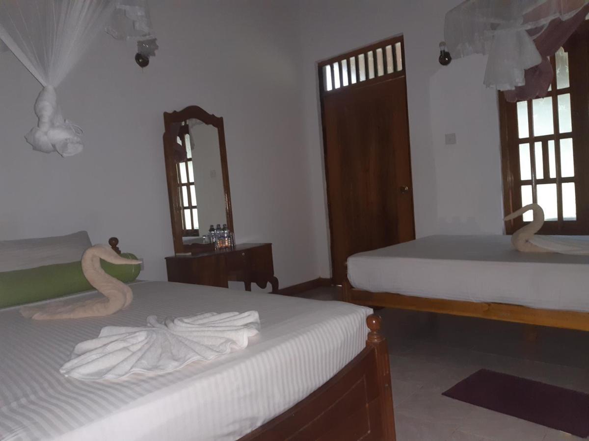Banana Rest Sigiriya Bed & Breakfast Exterior photo