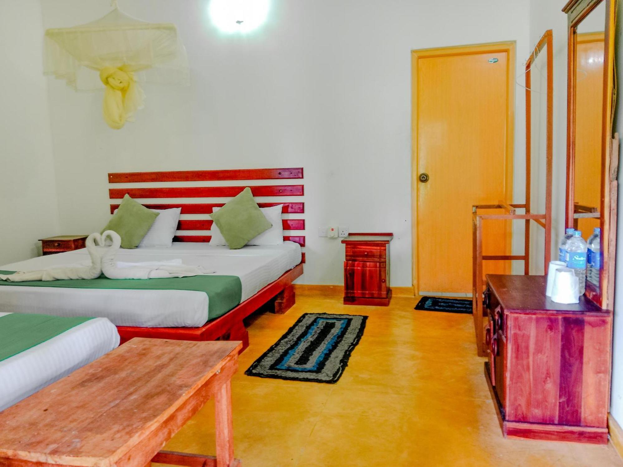 Banana Rest Sigiriya Bed & Breakfast Exterior photo