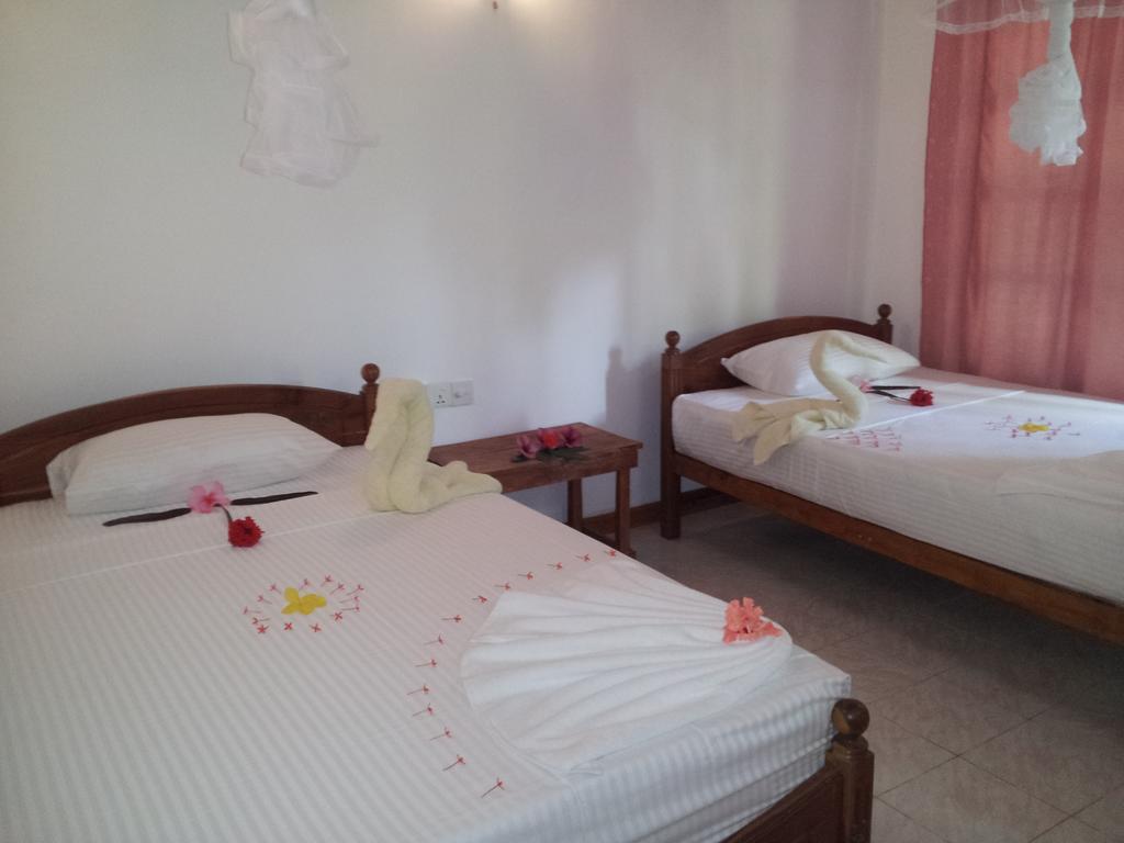 Banana Rest Sigiriya Bed & Breakfast Exterior photo